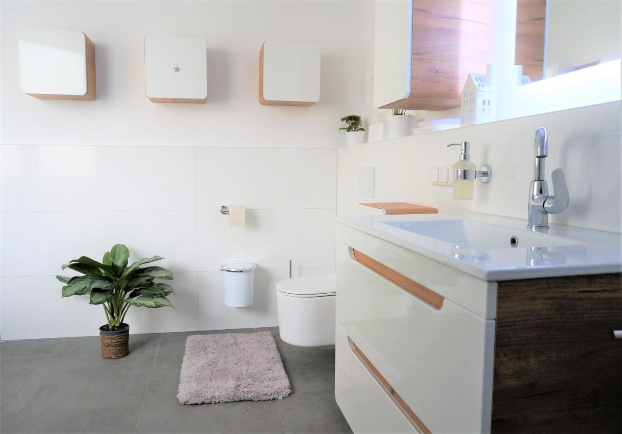 Mein Apartment, Stars Mit Balkon Und Klima Fuer Bis Zu 4 Personen Frankenthal  Exterior photo